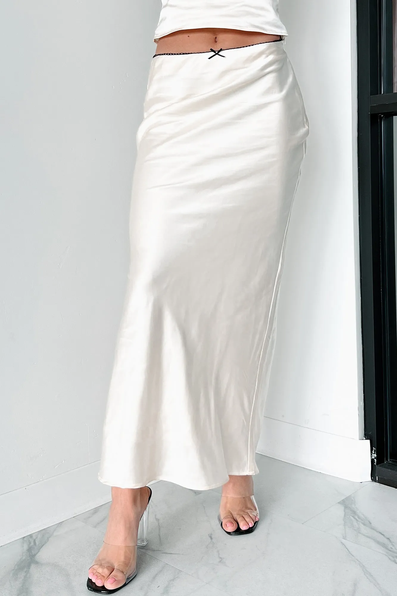 Always Delightful Satin Skirt (Cream)