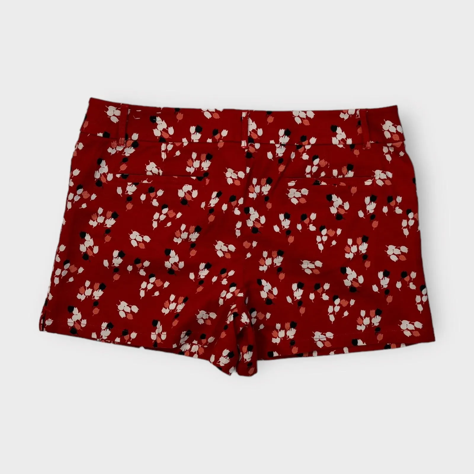 Ann Taylor Loft Riviera Shorts | 16 | Red Floral | Pre-Owned | EUC