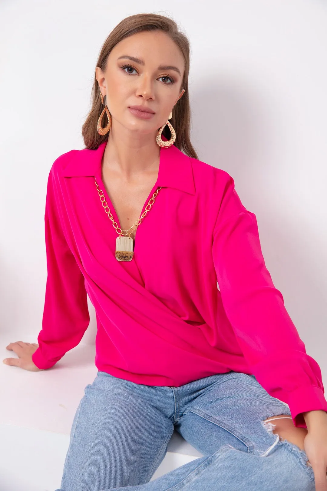 Blouse With Gold Necklace With Female Cruiser Collar