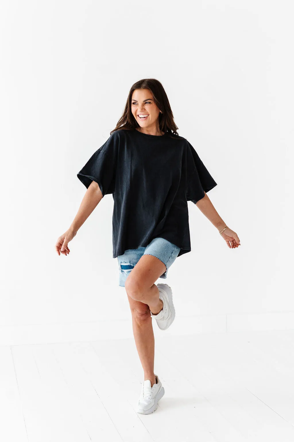 Lisa Oversized Boyfriend Tee in Black